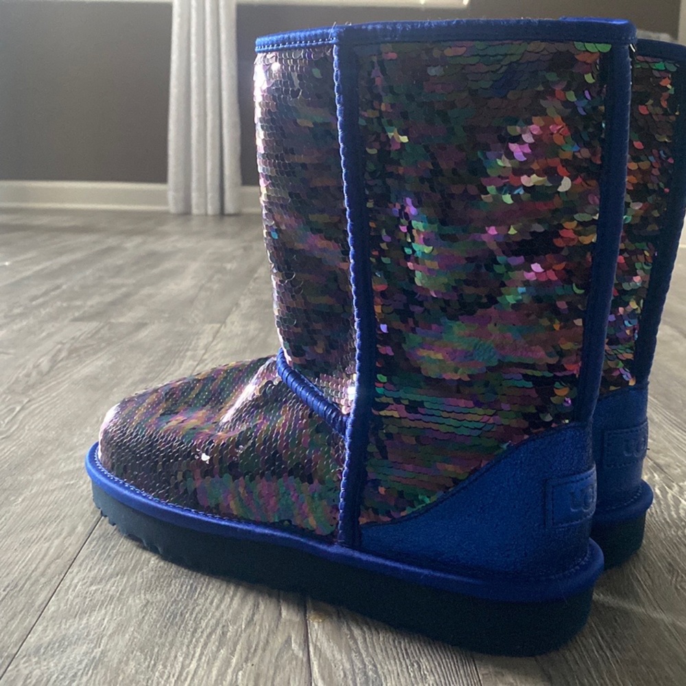 Brand new Royal-blue sequins treadlite UGGS from Nordstrom Rack never worn